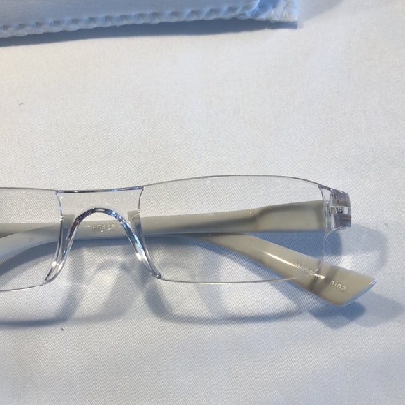 Reading Glasses - Picture 4 of 5
